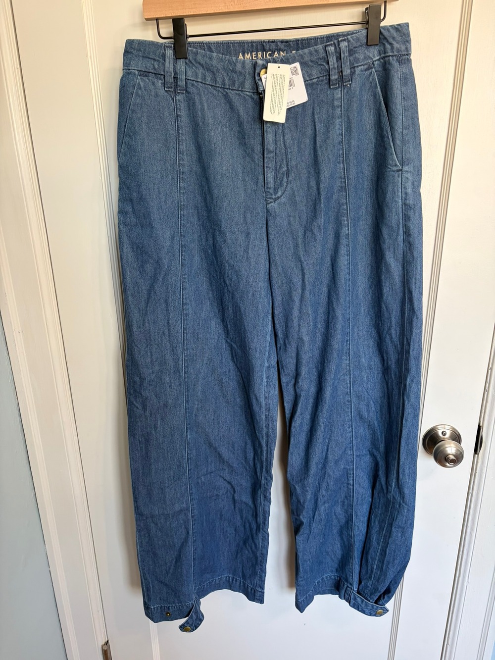 NWT American Eagle Convertible Trouser Jean Wide Leg Snap Hem Medium Wash Size 6